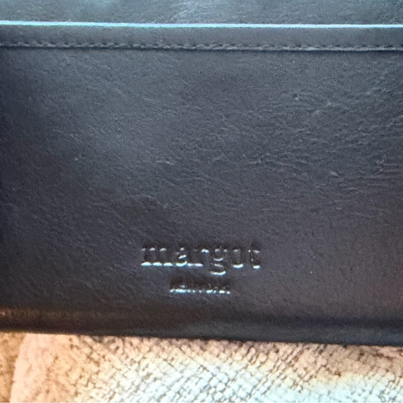 Margot NY Gabby NWOT Black Textured Leather Wristlet/Wallet 8x4.5 - Picture 3 of 12
